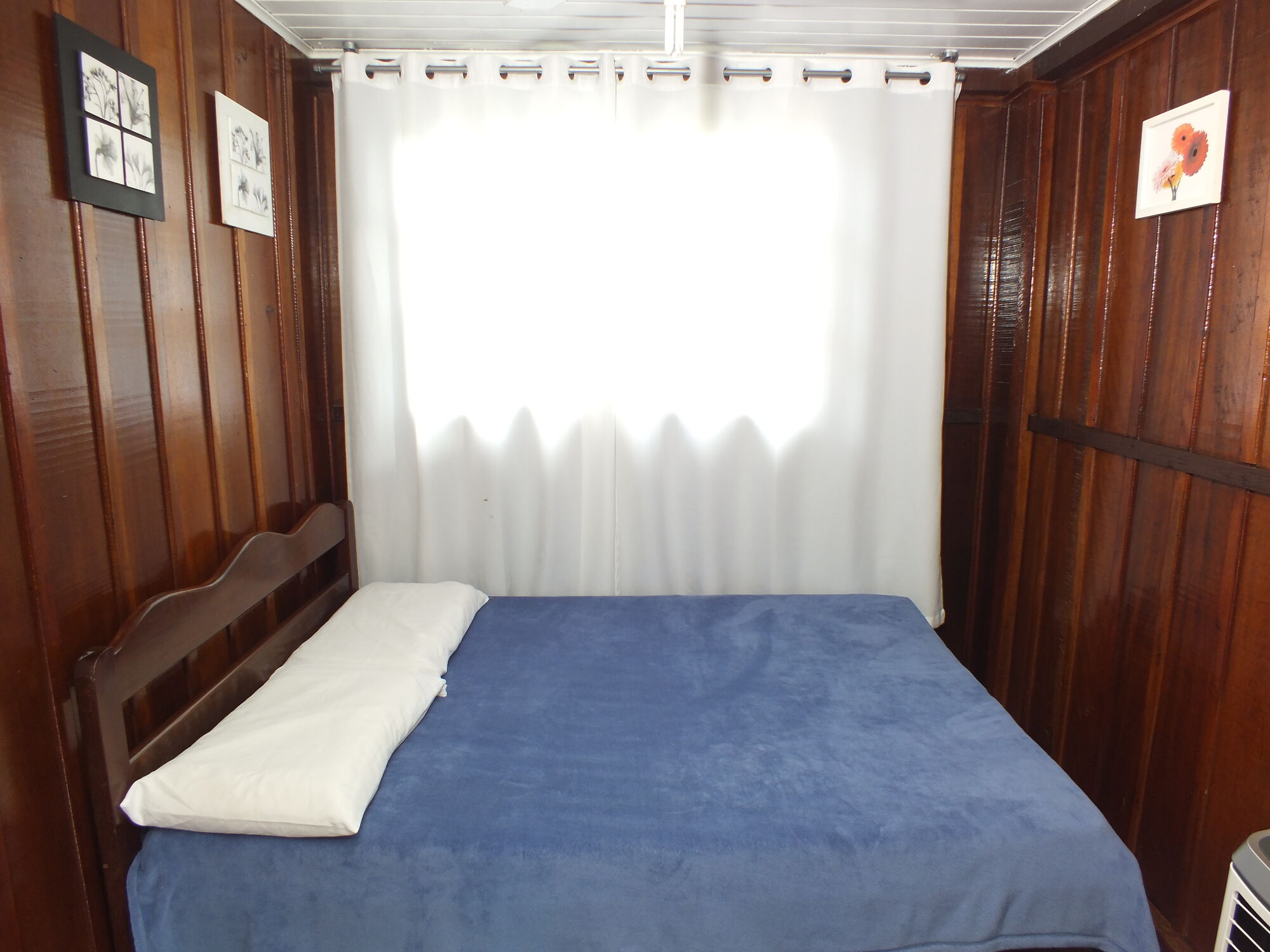 Economy Room 11